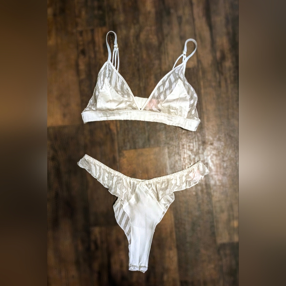 Silk bra & panty set never worn sexy lingerie Empress Mimi XL & L